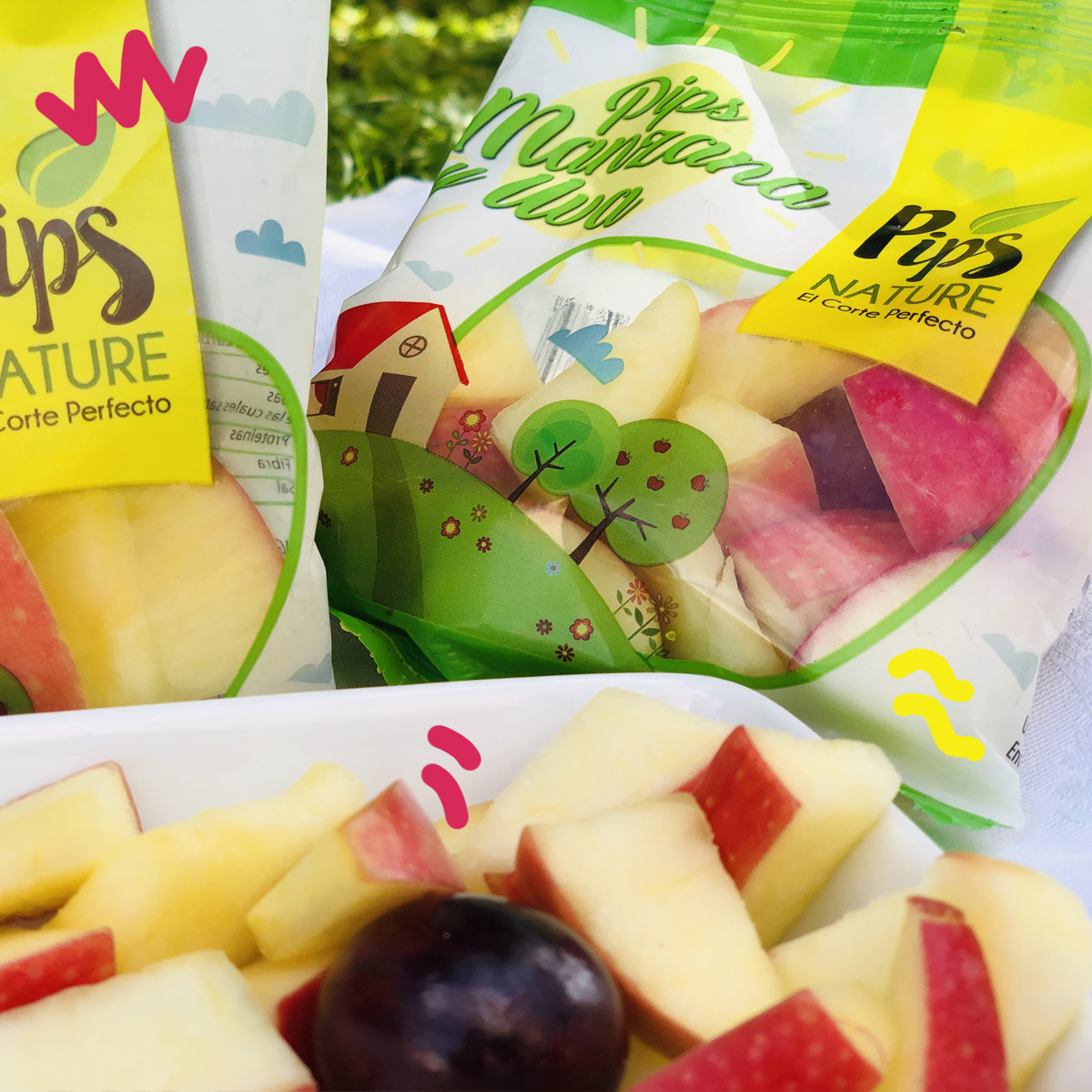 Bolsas de manzana y uva para llevar