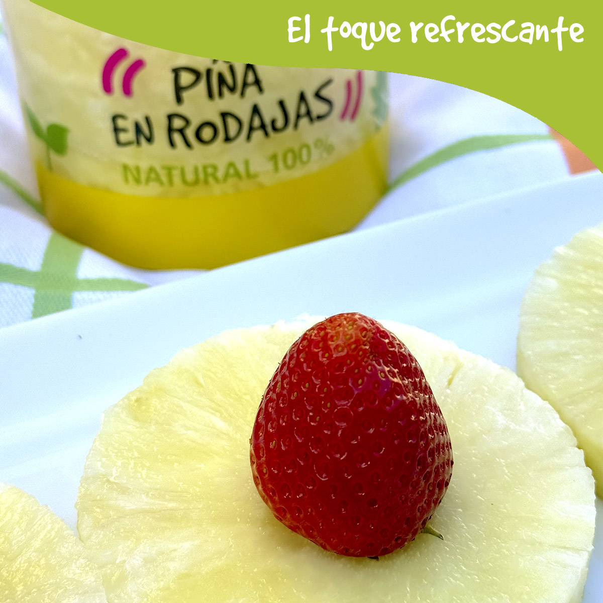 Piña cortada a rodajas lista para comer